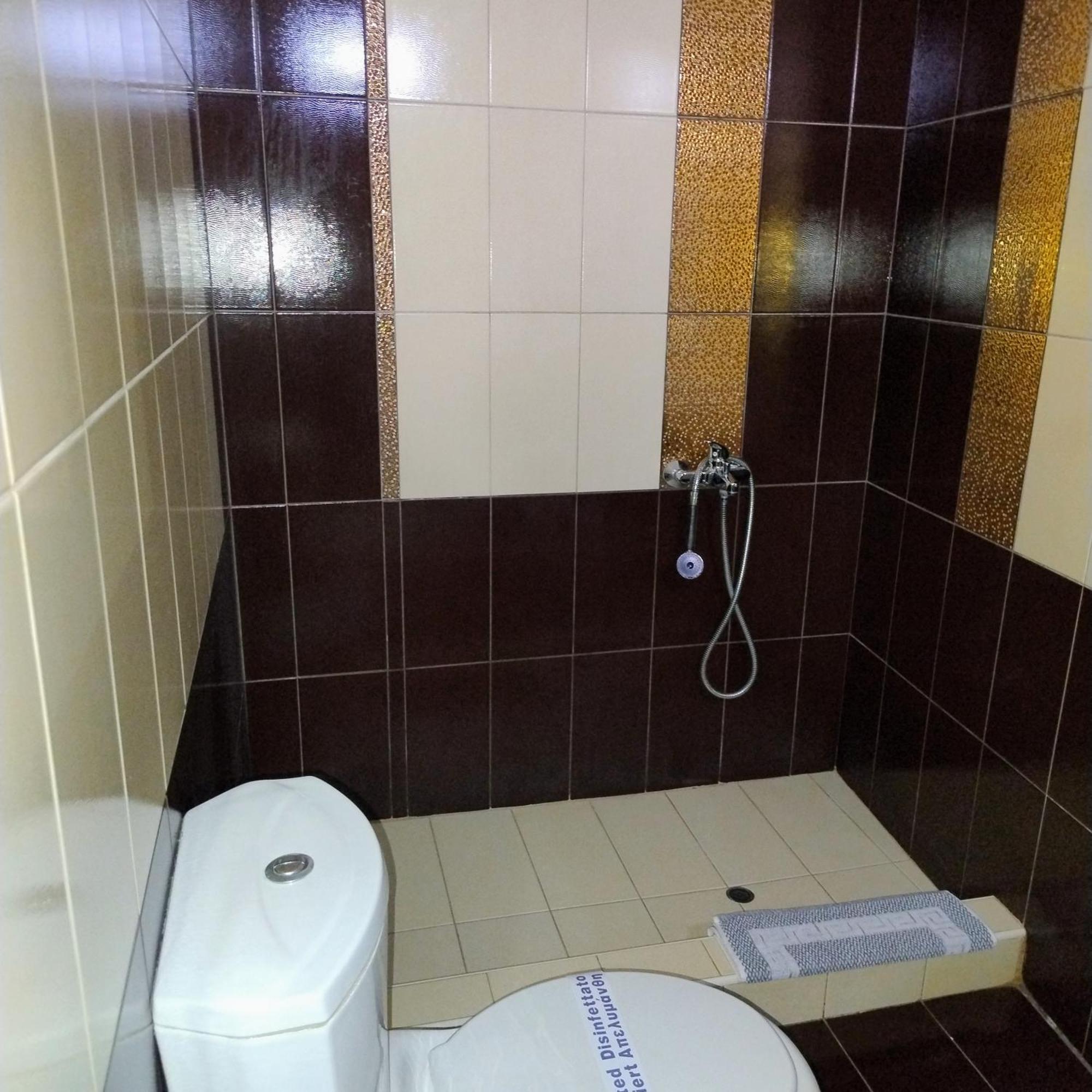 Hotel Neraides Káto Loutrákion Esterno foto