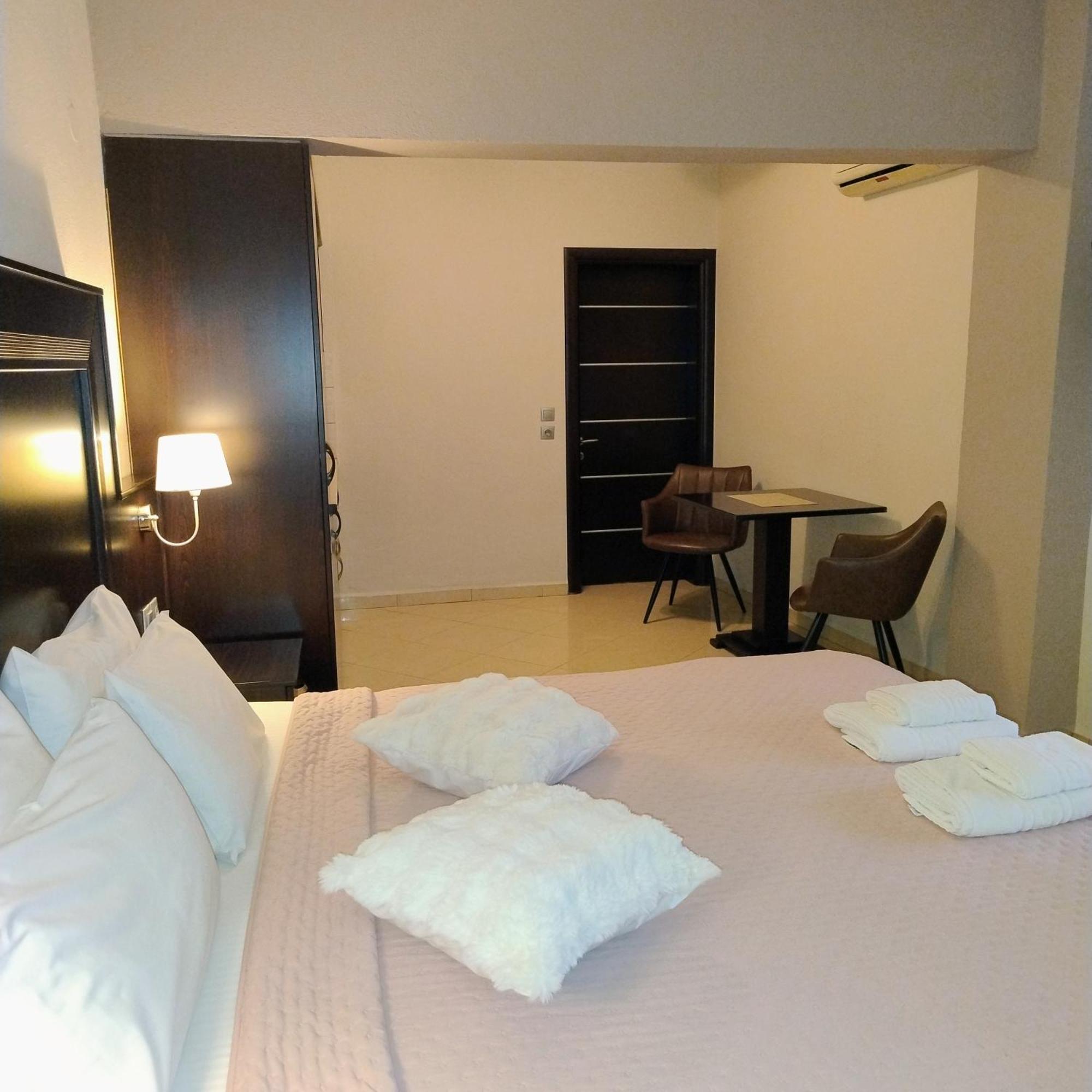 Hotel Neraides Káto Loutrákion Esterno foto
